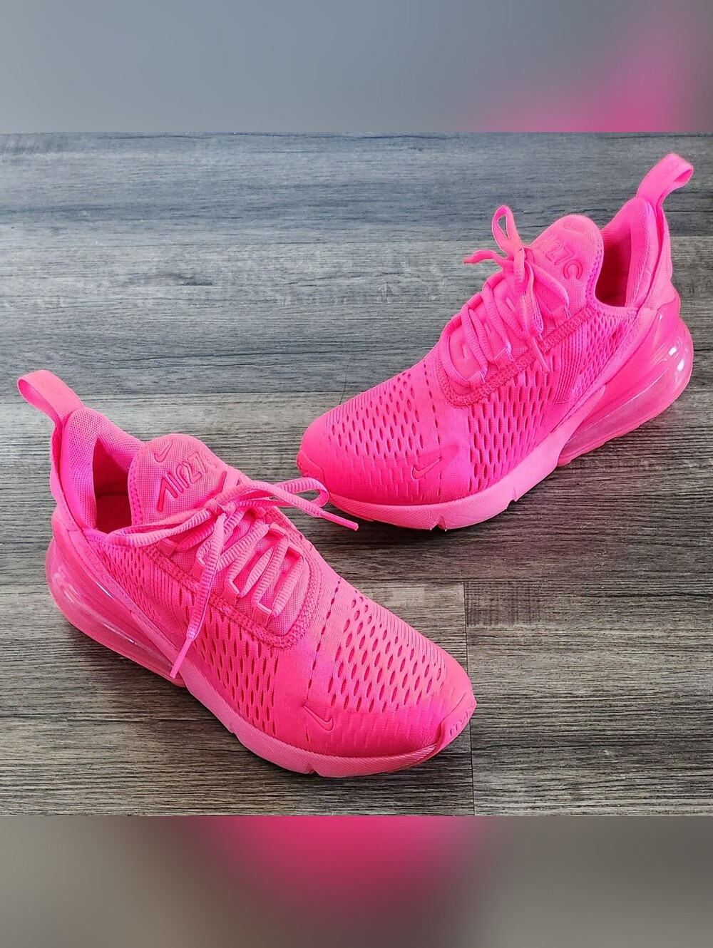 **XCLNT** Nike Airmax Air Max 270 Sz 9 Neon Bright Hot Hyper Vibrant Triple Pink